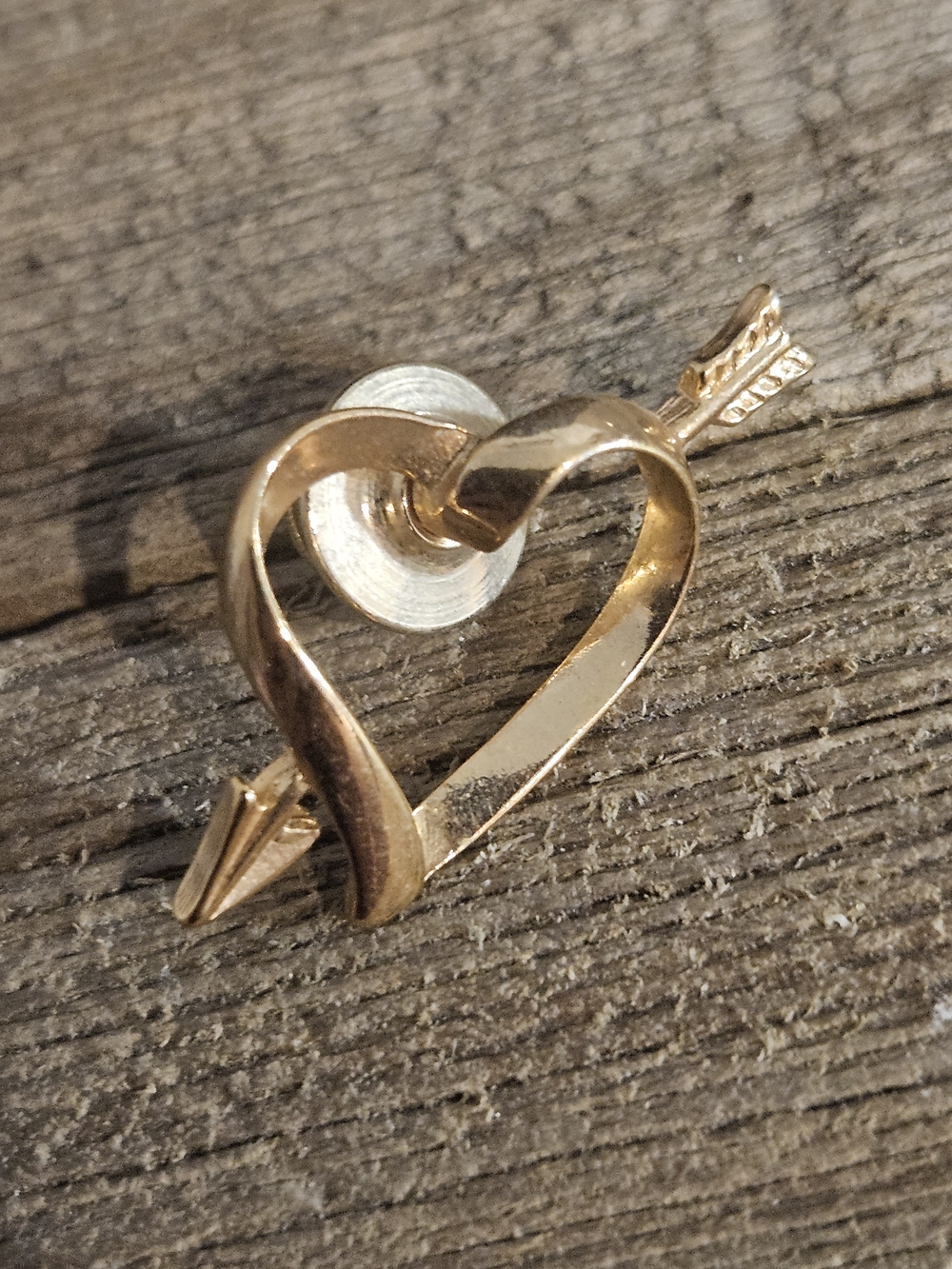 Vintage Avon Gold Heart Arrow Brooch Pin - Elegant Women’s Jewelry